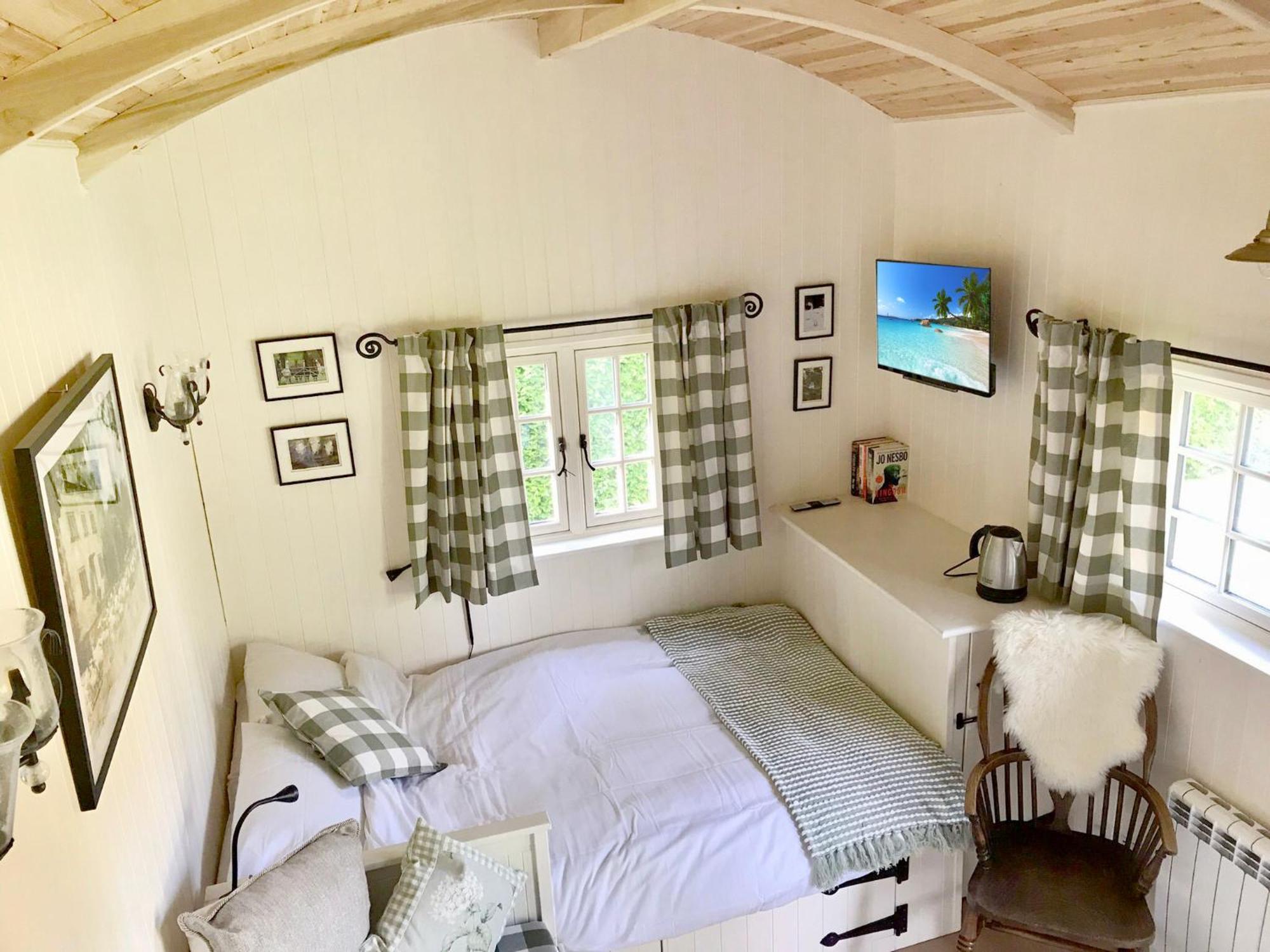 Beautiful Shepherd'S Hut - Lois Weedon Weston  Eksteriør bilde